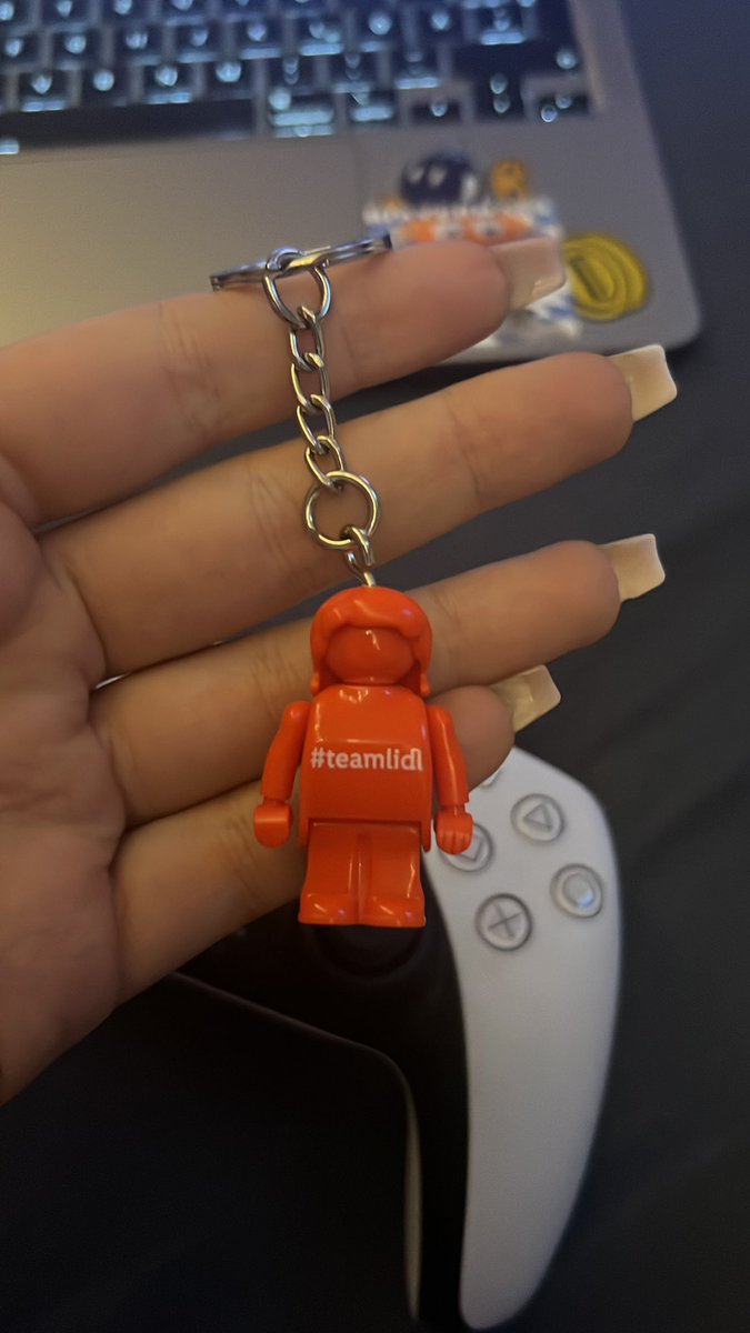 shelly 🫪 (vali love acc) tweet media