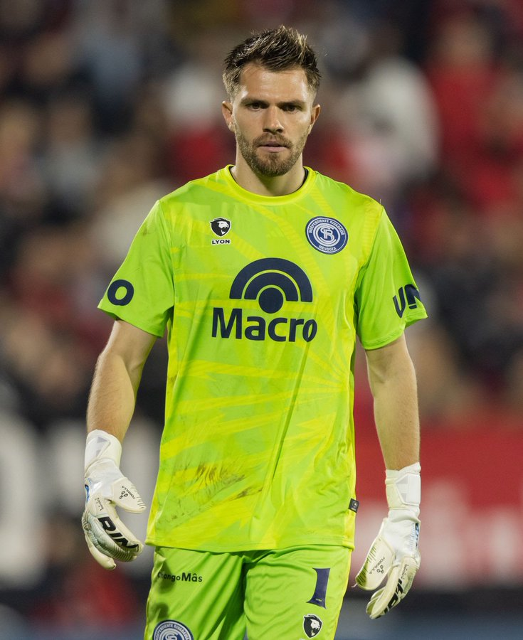 juansuraci's tweet photo. #IndependienteRivadavia Ezequiel Centurión ""Merecimos la victoria pero también podríamos haberlo perdido. Tenemos que seguir corrigiendo errores"
"Enfrentar a River tiene un gustito especial para mí, pero primero está Racing"
@DosDePunta_Mza @Diego_Bautista @RadioAndinaMza https://t.co/ORuZLtBMUf