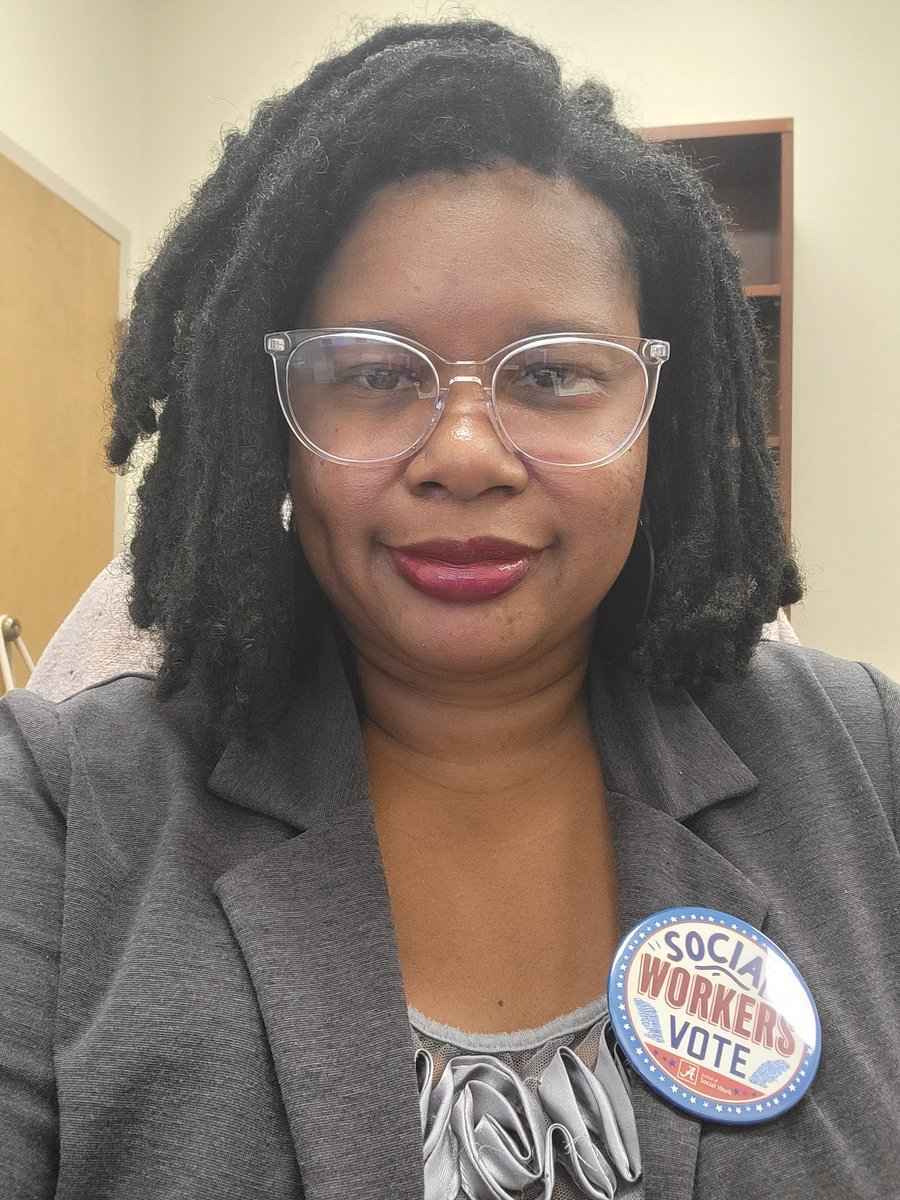 SocialWorkShann's tweet photo. Social workers vote. https://t.co/MlctJxpO4n