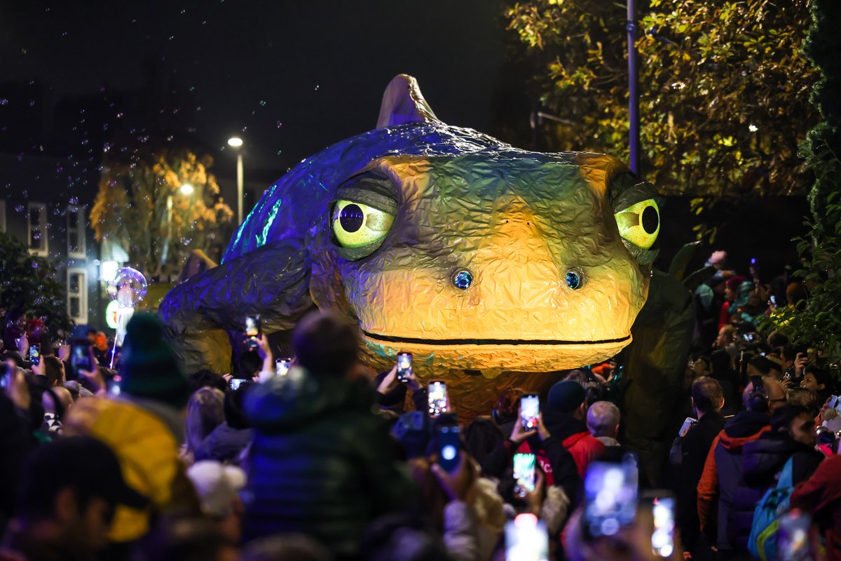 Research Ireland (@researchirel) on Twitter photo Alf, a giant puppet of a Smooth Newt, inspired by the current conversations around climate change and habitat loss, will meander through Dublin, visiting multiple city centre locations this <a href="/ScienceWeek/">Science Week Ireland</a>.
āļøJoin us in welcoming Alf on his journey - visit:researchireland.ie/news/macnas-pr⦠Alf, a giant puppet of a Smooth Newt, inspired by the current conversations around climate change and habitat loss, will meander through Dublin, visiting multiple city centre locations this <a href="/ScienceWeek/">Science Week Ireland</a>.
āļøJoin us in welcoming Alf on his journey - visit:researchireland.ie/news/macnas-prā¦