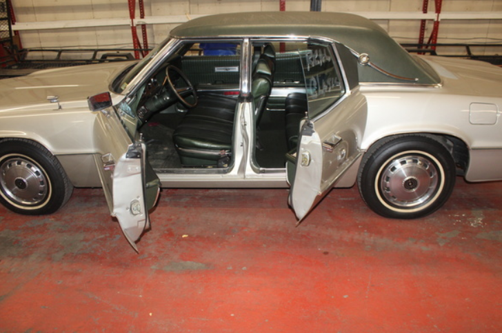 AlfredsAuction's tweet photo. Feast your eyes on this #classic beauty in our 11/10/24 #TrentonNJ #Hardware Store #Liquidation #Auction - a 1971 Ford #Thunderbird in show condition! 
Pics/terms/info: https://t.co/BCNlpIPzJY

#mercercountynj #fordthunderbird #classiccar #vehicle #auctionupdate https://t.co/RWz4eNT2LB