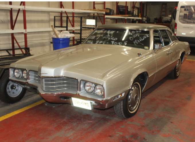 AlfredsAuction's tweet photo. Feast your eyes on this #classic beauty in our 11/10/24 #TrentonNJ #Hardware Store #Liquidation #Auction - a 1971 Ford #Thunderbird in show condition! 
Pics/terms/info: https://t.co/BCNlpIPzJY

#mercercountynj #fordthunderbird #classiccar #vehicle #auctionupdate https://t.co/RWz4eNT2LB