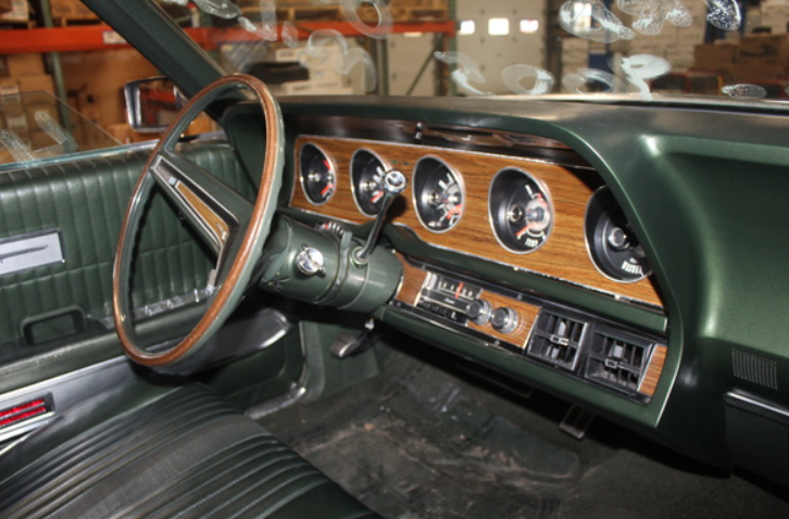 AlfredsAuction's tweet photo. Feast your eyes on this #classic beauty in our 11/10/24 #TrentonNJ #Hardware Store #Liquidation #Auction - a 1971 Ford #Thunderbird in show condition! 
Pics/terms/info: https://t.co/BCNlpIPzJY

#mercercountynj #fordthunderbird #classiccar #vehicle #auctionupdate https://t.co/RWz4eNT2LB