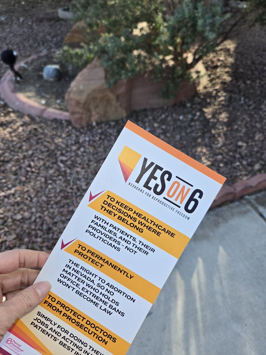 Melissa22461016's tweet image. Up early this morning to remind Nevadans to get to the polls and Vote #Yeson6 

@NV4ReproFreedom 

Get in line and stay in line!