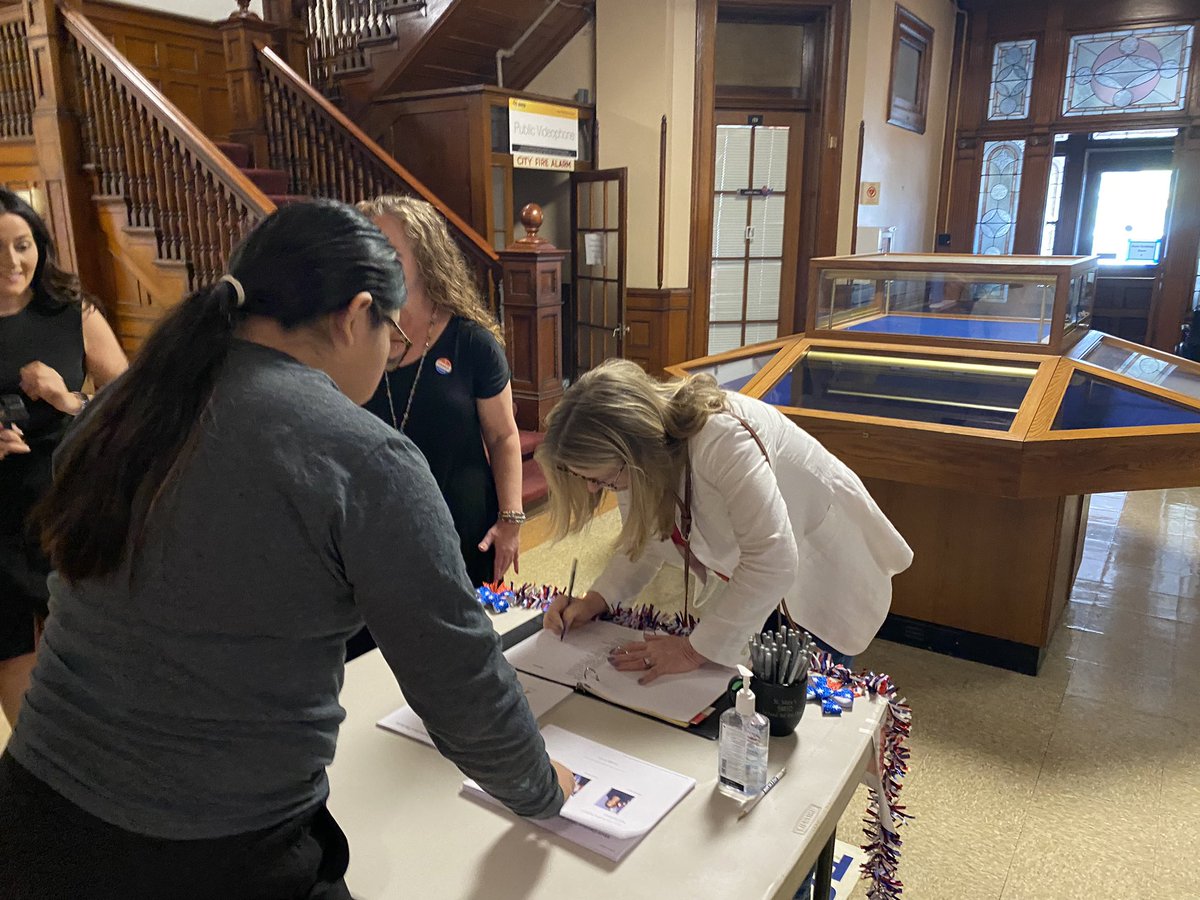 Happy to cast a ballot in <a href="/SMSDBuffalo/">SMSD</a>’s mock election! Thank you for teaching the importance of participating in the democratic process! ✅