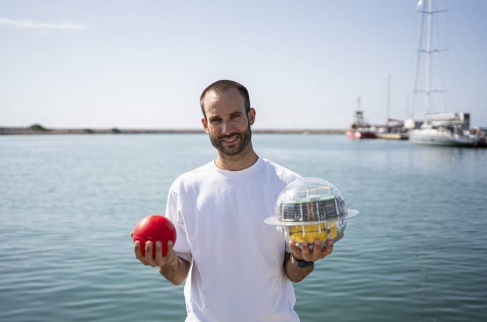 UPC International Relations (@upc_ir) on Twitter photo 🌊 The <a href="/OBSEAsarti/">OBSEA observatory</a> researcher <a href="/matiascarandell/">Matias Carandell W.</a>, <a href="/UPCVilanova/">Campus UPC Vilanova</a>, awarded a <a href="/FundacionBBVA/">Fundación BBVA</a> #BecaLeonardo grant to improve the acquisition and transmission of oceanographic data.
📷 Images: Pau Venteo - Fundación BBVA.
<a href="/la_UPC/">Universitat Politècnica de Catalunya (UPC)</a> 🌊 The <a href="/OBSEAsarti/">OBSEA observatory</a> researcher <a href="/matiascarandell/">Matias Carandell W.</a>, <a href="/UPCVilanova/">Campus UPC Vilanova</a>, awarded a <a href="/FundacionBBVA/">Fundación BBVA</a> #BecaLeonardo grant to improve the acquisition and transmission of oceanographic data.
📷 Images: Pau Venteo - Fundación BBVA.
<a href="/la_UPC/">Universitat Politècnica de Catalunya (UPC)</a>