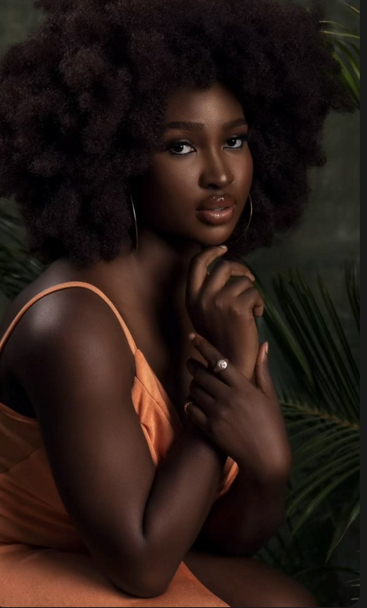 Esha Glows tweet media