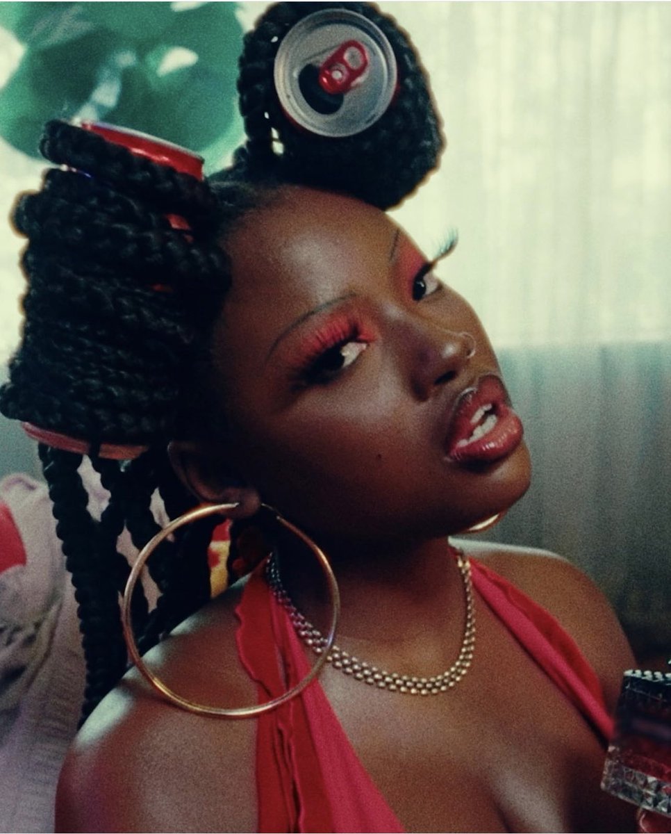 Esha Glows tweet media