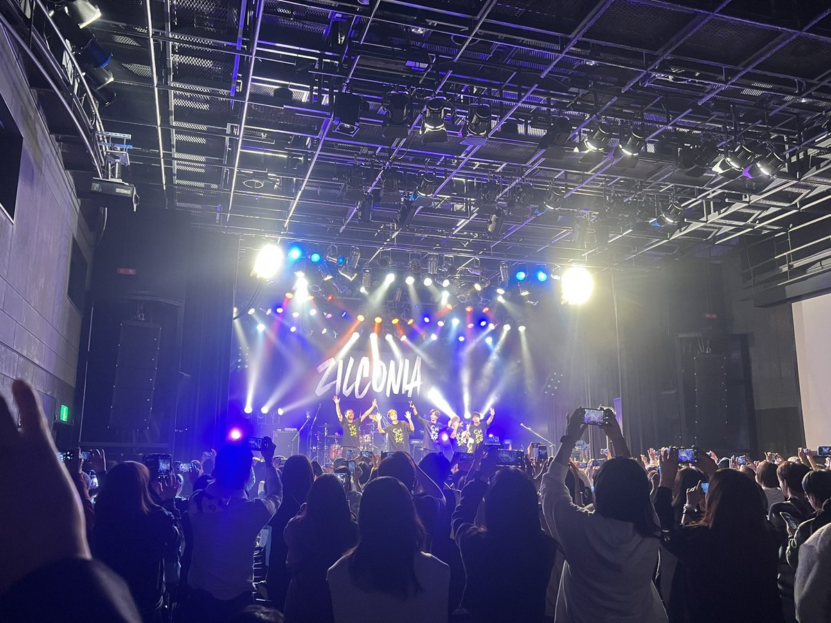 Saki_Ueshima's tweet image. 日付変わっちゃいましたが
今夜は #BIGCAT へ #ZILCONIA さんの5年ぶりの開催となるワンマンライブへ行かせて頂きました✨
初めてS.P.Mライブに出てくださったイオンタウン松原で、さとさんと一緒にぜひ！とお声掛け頂きとっても楽しみにしていた日でした🎉