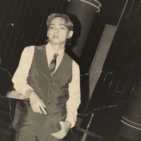 sugamihoney's tweet photo. HAGAMOS TENDENCIA, COMENTEN Y DEN RT POR 🐻‼️

BTS IS COMING
V IS COMING
BTS x BING CROSBY
V x BING CROSBY
#BTS #BTSxBingCrosby
#VxBingCrosby #V https://t.co/wsXOe8zB6Z