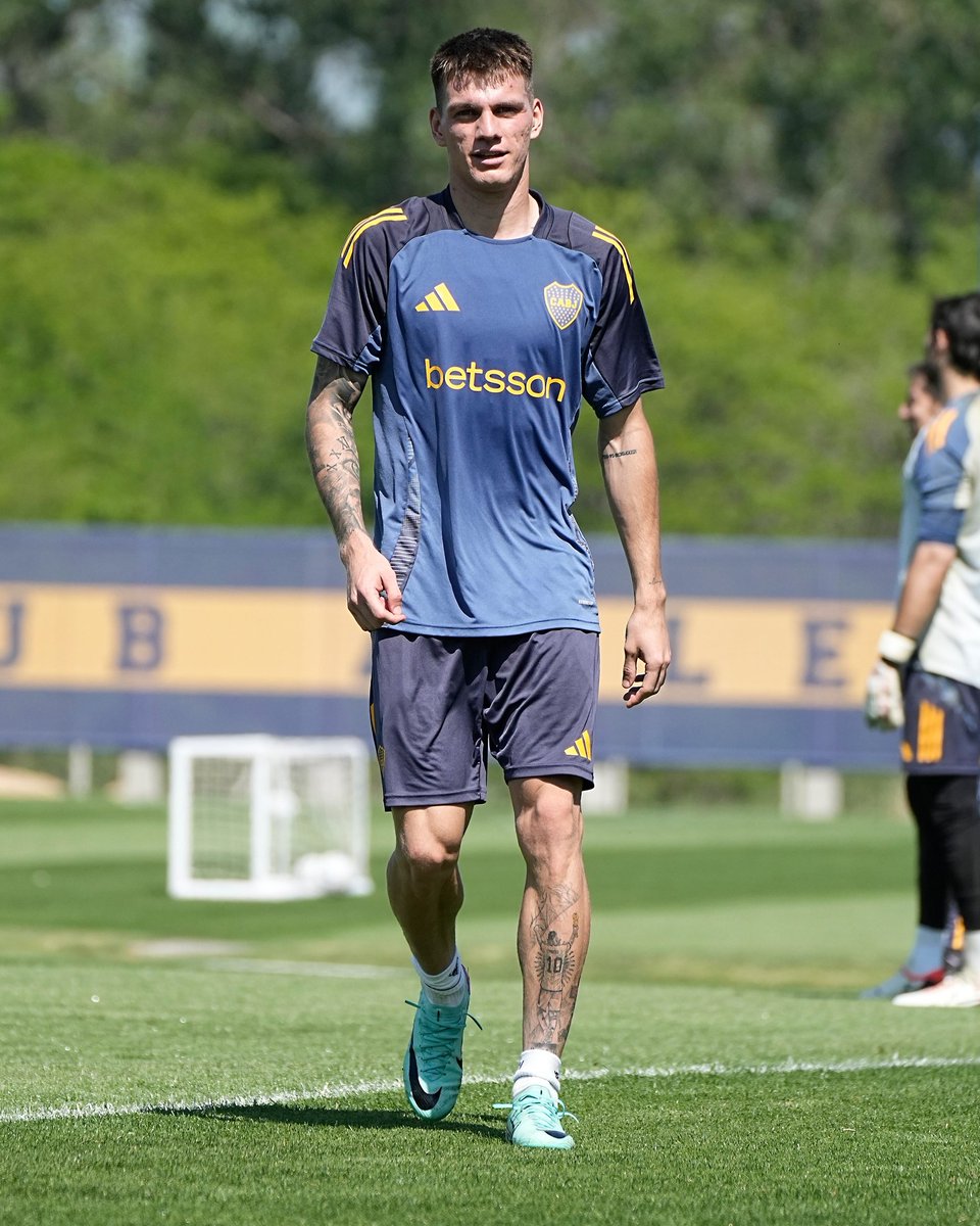 La buena noticia que Kevin Zenón le dio a Fernando Gago Zenón volvería a la convocatoria vs. Sarmiento.