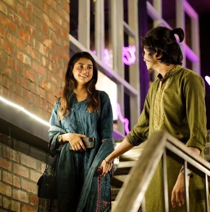 Gulzar__sahab's tweet image. तुम्हारा मिलना ऐसा मिलना,
जैसे भारत रत्न मिलना...!!♥️🌻