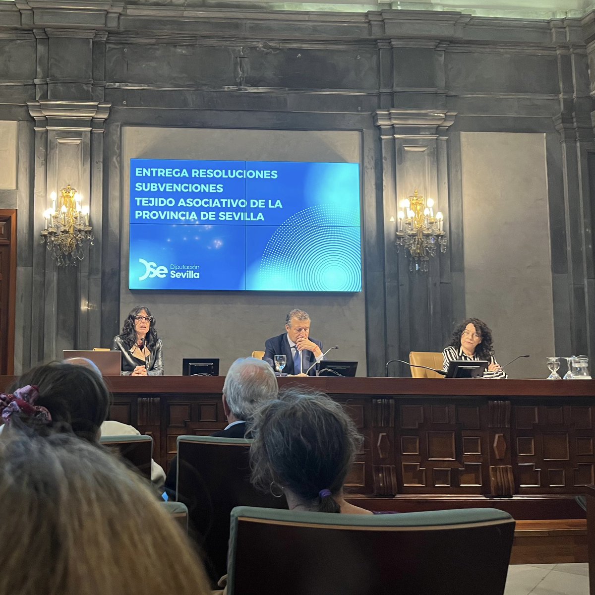 FederbandSev's tweet photo. 📚 Ayer, nuestra delegación estuvo presente en la reunión de la Diputación de Sevilla, donde recibimos la resolución de subvención para poner en marcha la banda de @FederbandSev https://t.co/e79yM7CxgI
