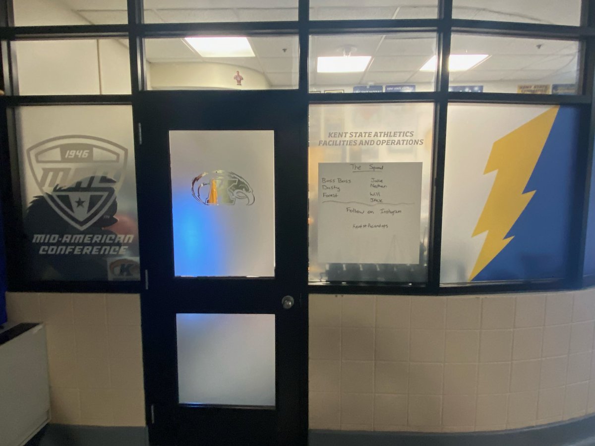 Our Office has a new look! 🚧 “Got it Frosted Like Flakes” 🥶❄️ #goflashes⚡️