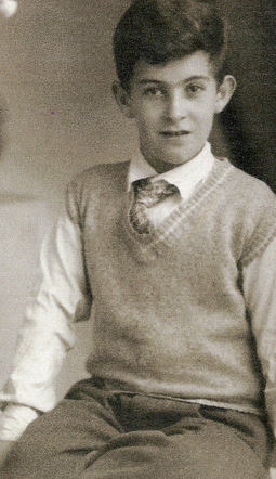 AuschwitzMuseum's tweet photo. 5 November 1924 | A Dutch Jew, Eduard Jacques Werij, was born in Rotterdam.

In September 1942 he was deported to #Auschwitz. He did not survive. https://t.co/VZyRU82zBt