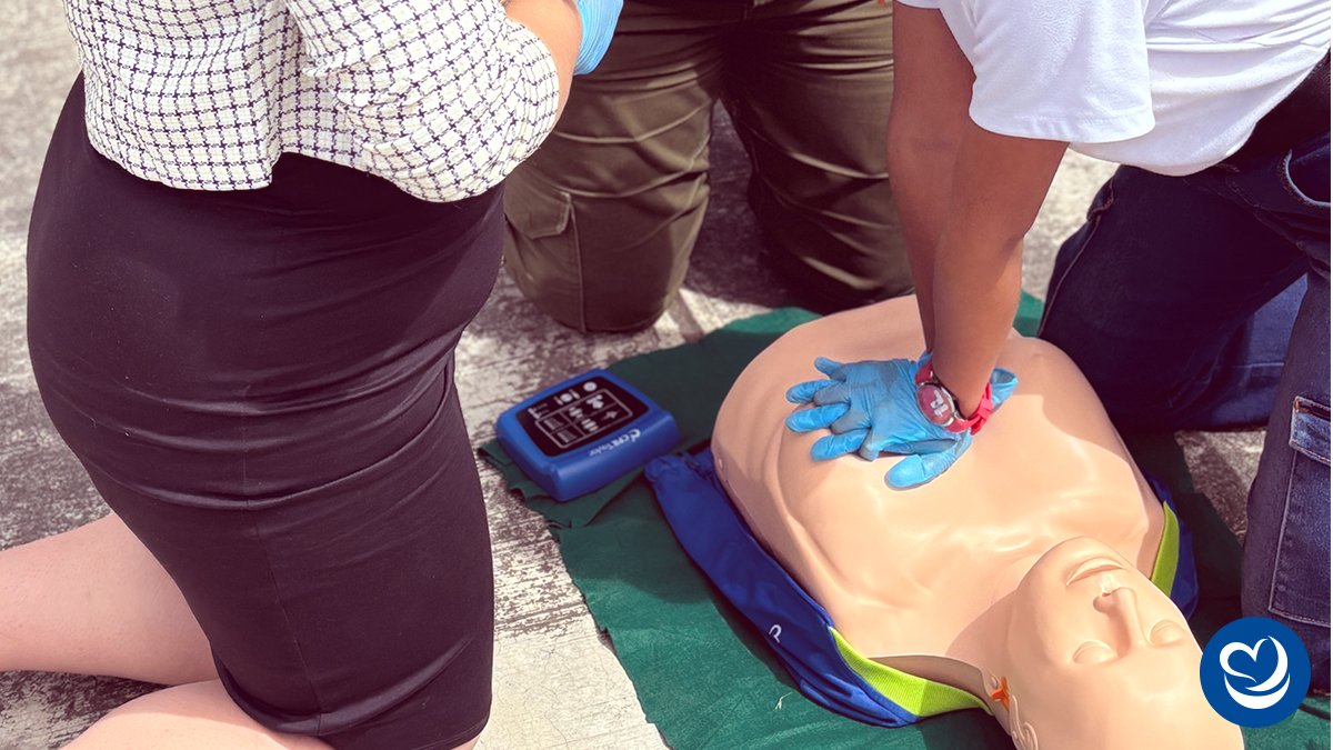 #TrainingTipTuesday

In CPR and BLS training, emphasizing the importance of teamwork is essential for effective emergency response. By rotating roles during practice sessions, your students will gain invaluable experience in both leadership and support positions. 

#CPRTraining