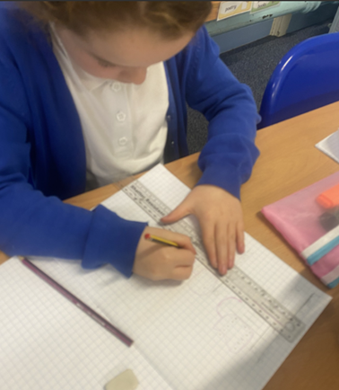 latimerprimary's tweet image. #3JK #LatimerMaths We have been using equipment and jottings to help us build up the steps to our written method of column addition today.