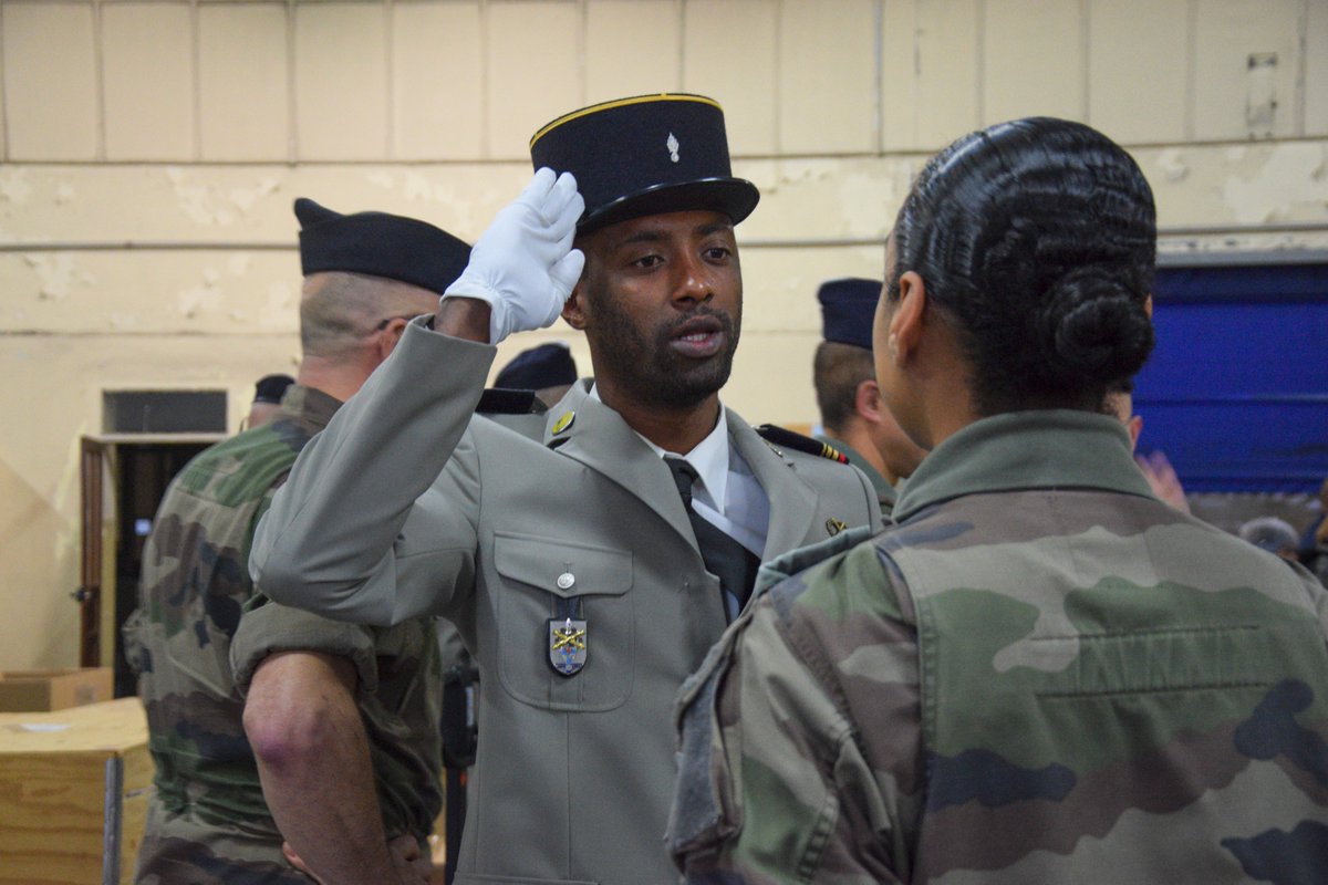 14eBsmat's tweet image. 🤝Nous tenons à féliciter Anli et Vincent devenus respectivement caporal-chef de 1re classe et adjudant. (2/2)

#Galon #Promotion #AlHonneur