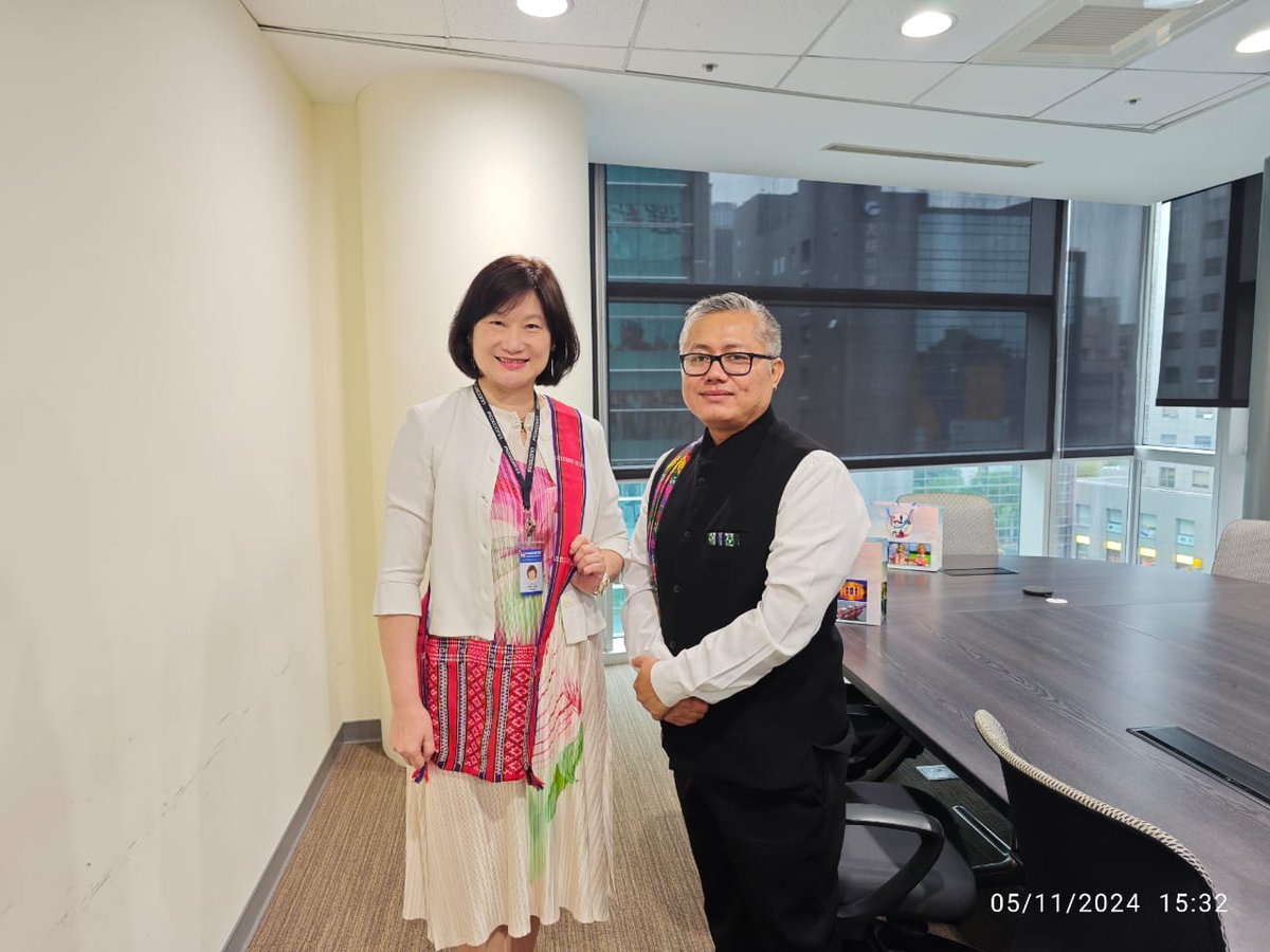 CMOMizoram's tweet image. Emily Hsia, Chief Human Resource Officer, Foxconn and Brian Chen, Government Relations Counselor, Foxconn hosted Mr. @jonanz Jonathan Lalremruata, OSD to CM, Mizoram and India Ambassador,  Director General Manharsinh Yadav at Foxconn, Taipei @HonHai_Foxconn

(cont.)