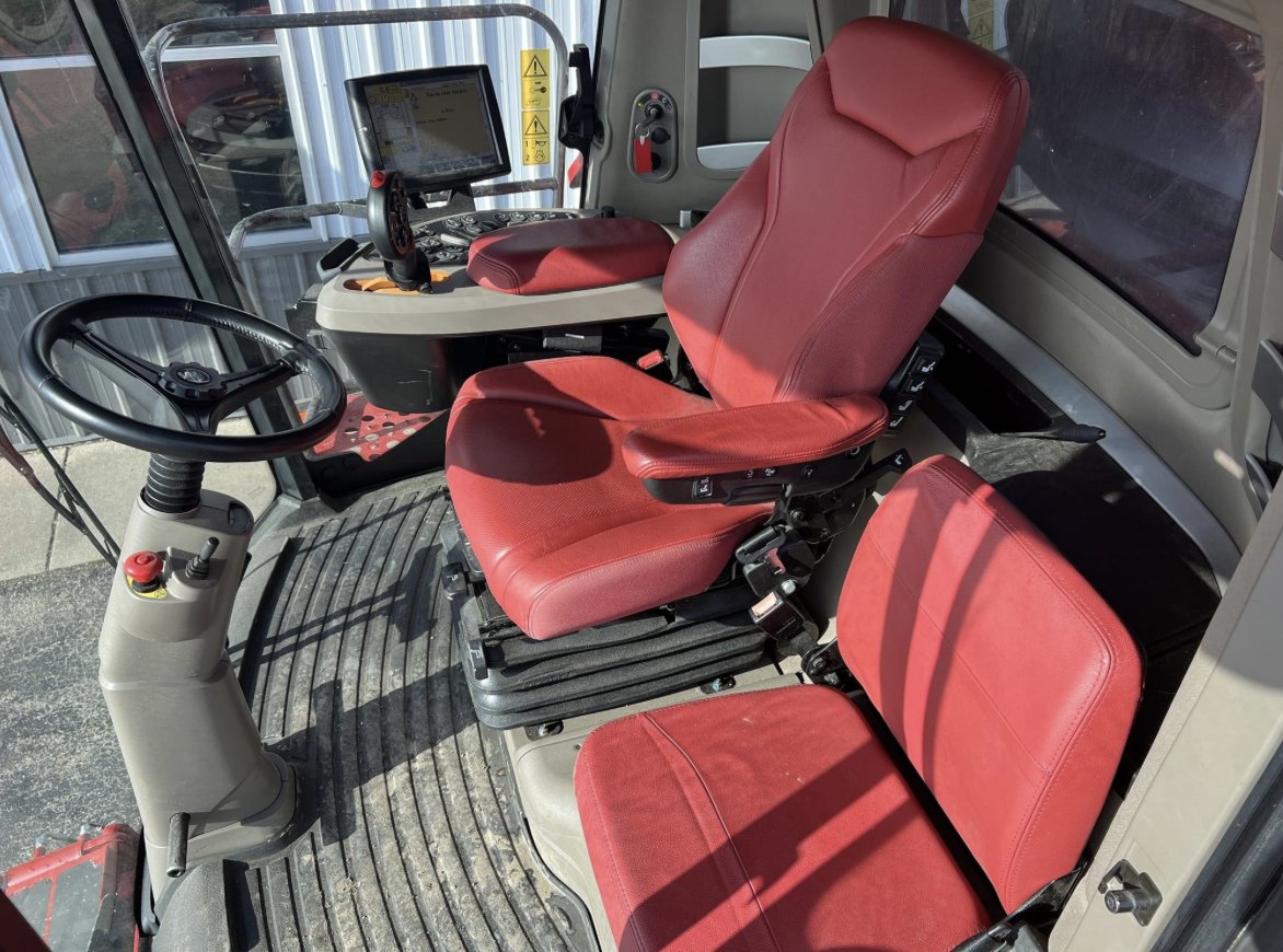 Interest waiver available on THIS Case IH 8250! 
>Tracks, 4WD, Full Guidance

🖥️: ow.ly/iX6S50TZNbm
📱: (217) 648-2307