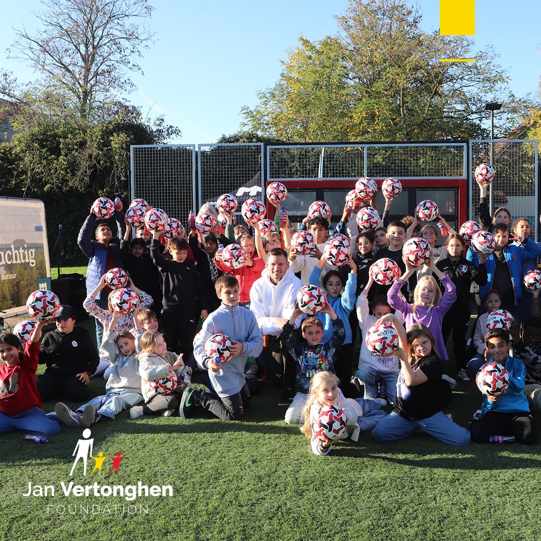 Een mooie middag met <a href="/JanVertonghen/">Jan Vertonghen</a>  in <a href="/MAASMECHELEN/">MAASMECHELEN</a> 😍 Meer: instagram.com/p/DB_uZLPoiDQ/