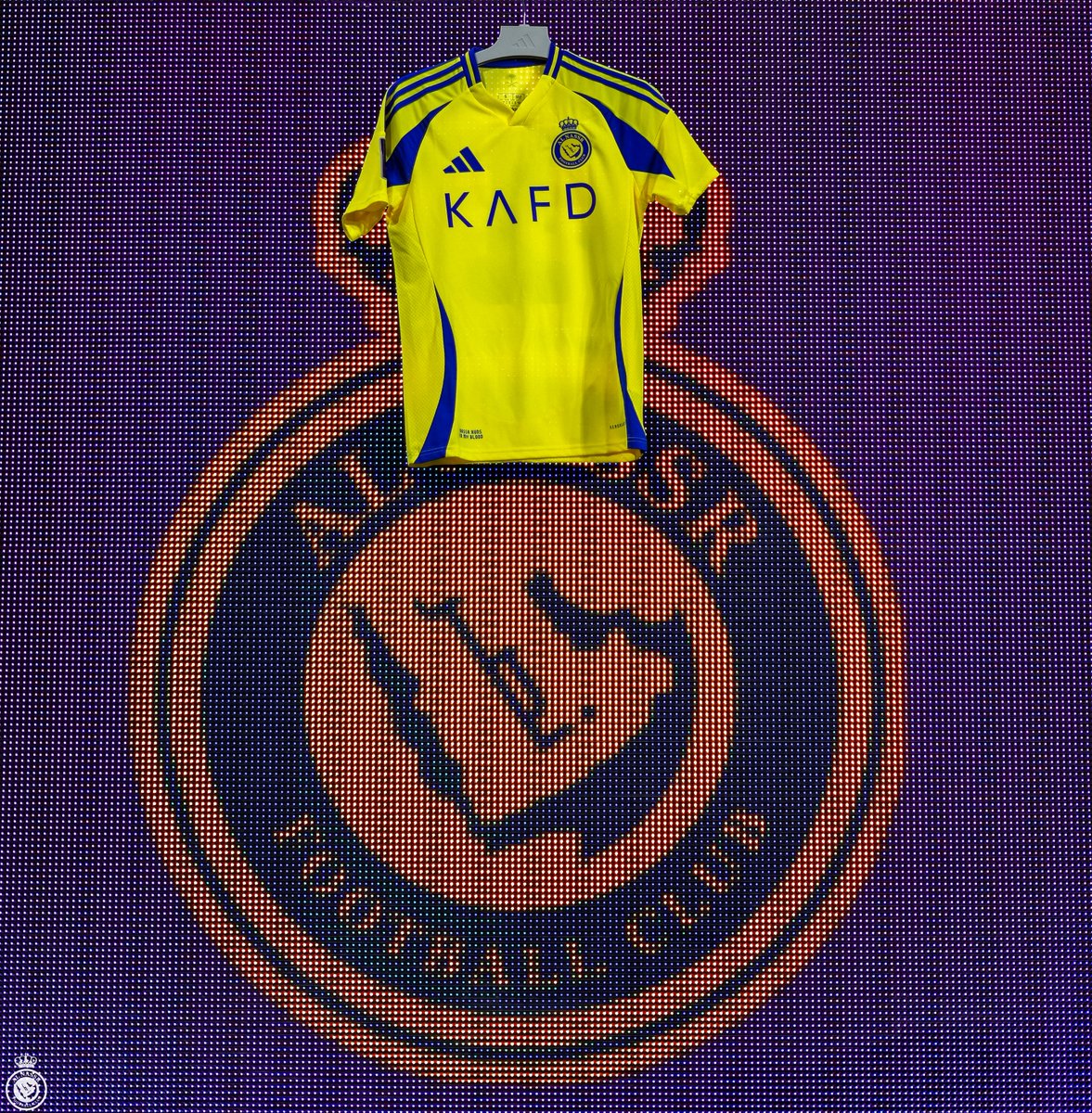 AlNassrFC's tweet photo. ولا تلُم قلبًا تعلّق في هـواهُ 💛
#النصر_العين | #AlNassrAlAin https://t.co/gijpiypxQK