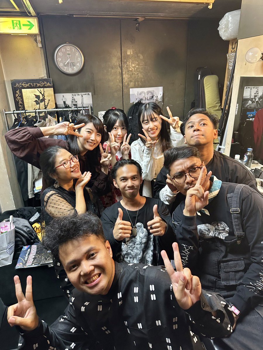 EMILY_k0213's tweet photo. ikkubaru来日公演初日、最高に楽しくて幸せな夜でした！！感慨深すぎて余韻に浸っております
お誘いしてくれてありがとう☺️☺️

ikkubaruとは9日にもバンドセットでライブしますよ！横須賀にてお待ちしています🚢 https://t.co/3As4pJHdLb