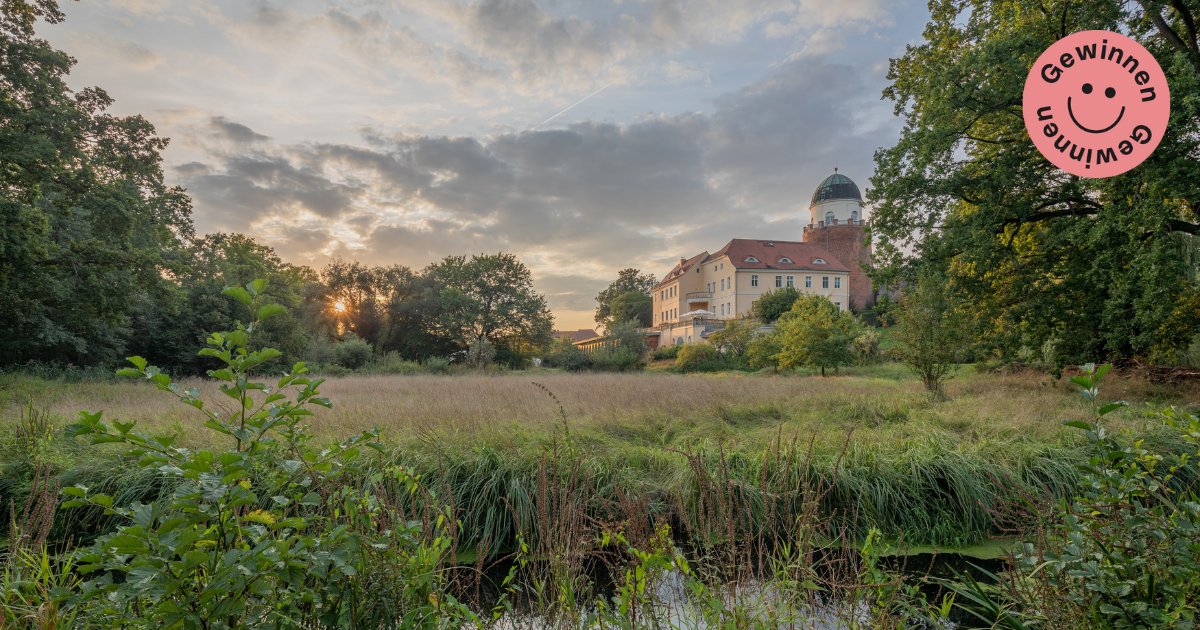 #Anderswo-Gewinnspiel im November: #Kulinarik &amp; #Wellness im veganen Hideaway an der #Elbe. 💚 Gewinnt zwei Übernachtungen für zwei Personen inkl. Halbpension im ahead Burghotel. 😍🌿#wirsindanderswo #elbe #urlaubindeutschland #gewinnen #vegan #plantbased #reisetipp