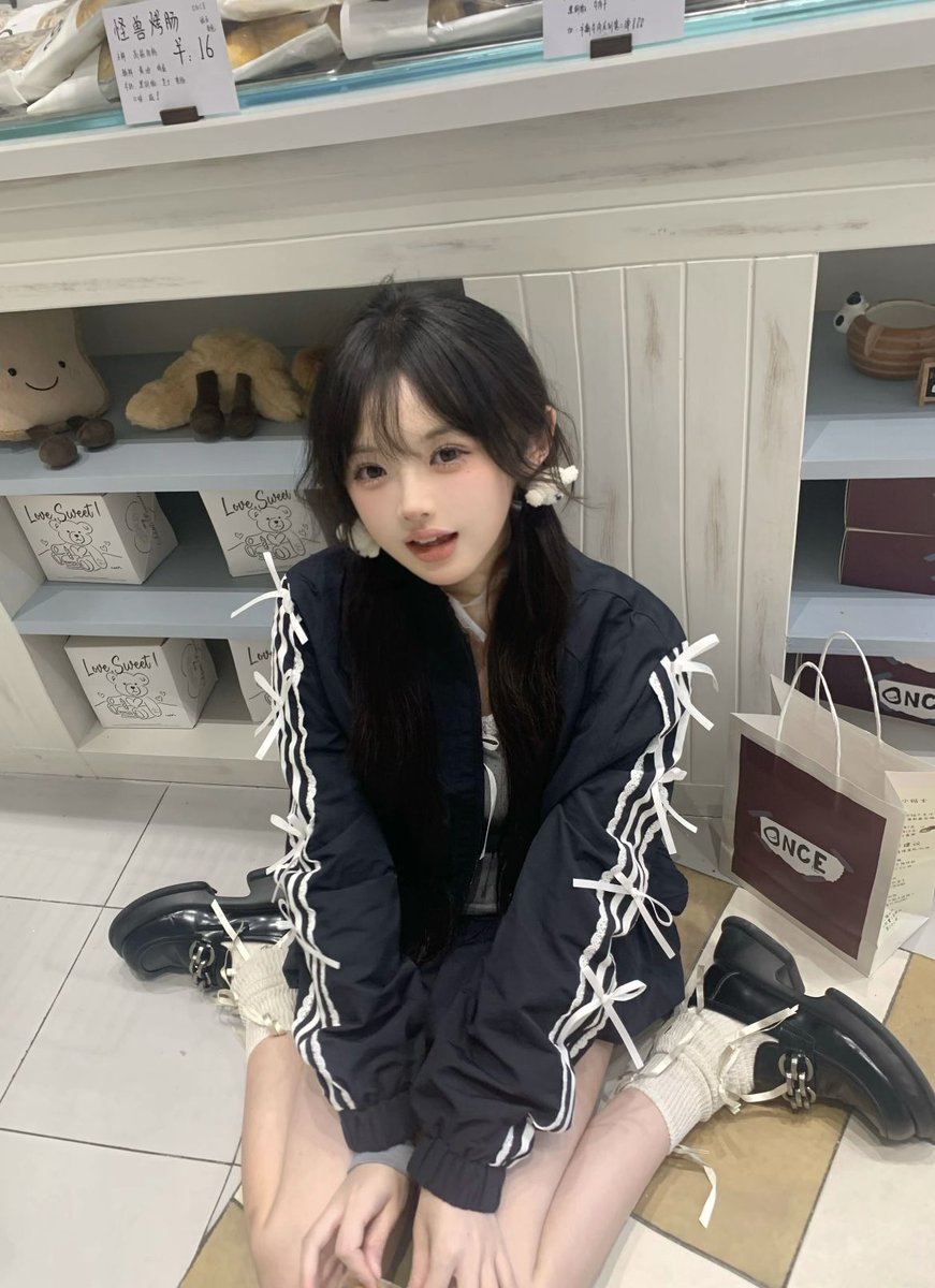 #广州
❤ 学生兼职 05奶糖
✿ 清纯可爱  女友感清纯唯美 
✿ 懂事乖巧 皮肤光滑  细腻❄️白
✿ 性格溫柔 服务极佳  配合度高
     年龄：05年
     身高:   165cm
     罩杯:   天然C
Q：755749190
V：beizhe13
✈️:https://t.co/XGBWQiEQgX https://t.co/HosOskZ0Rx