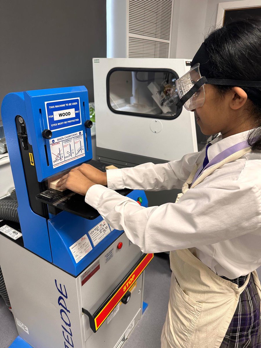 TAL_DT's tweet photo. First week back and the year 7’s are already demonstrating their independent practice in practical lessons. 

Quality control checks ✅ 
Safety ✅ 
Confidence using tools and machinery ✅ 

Great start, Year 7 👏🏼 https://t.co/J7IDrvdtHG