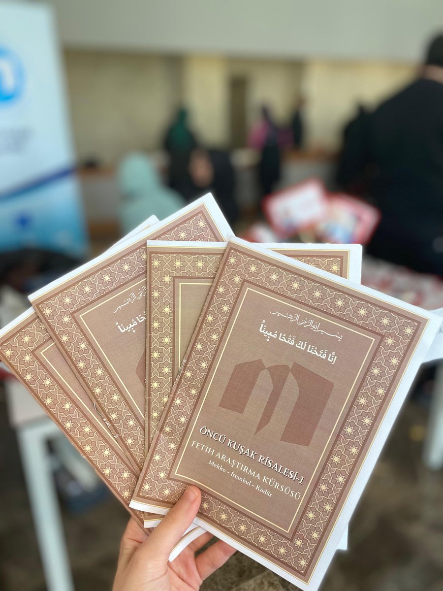 Hocalarımız da kulüp tanıtımında bizlerleydi :)
<a href="/oncukusak_29mu/">Öncü Kuşak 29 Mayıs Üniversitesi Kulübü</a>