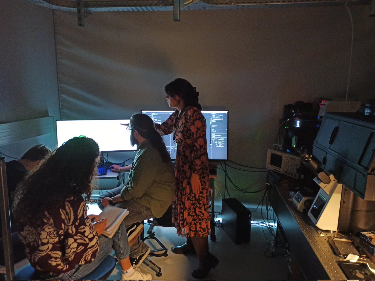 Sylv1JEANN1's tweet image. Let&apos;s start workshops at the #anf_flim
on a 2photons laser with the NADH autofluorescence FLIM
Thanks to @MeriemDjendli from #CPBM and @MisterDo07 for the training.
@GDR_ImaBio @ISMOlab_orsay