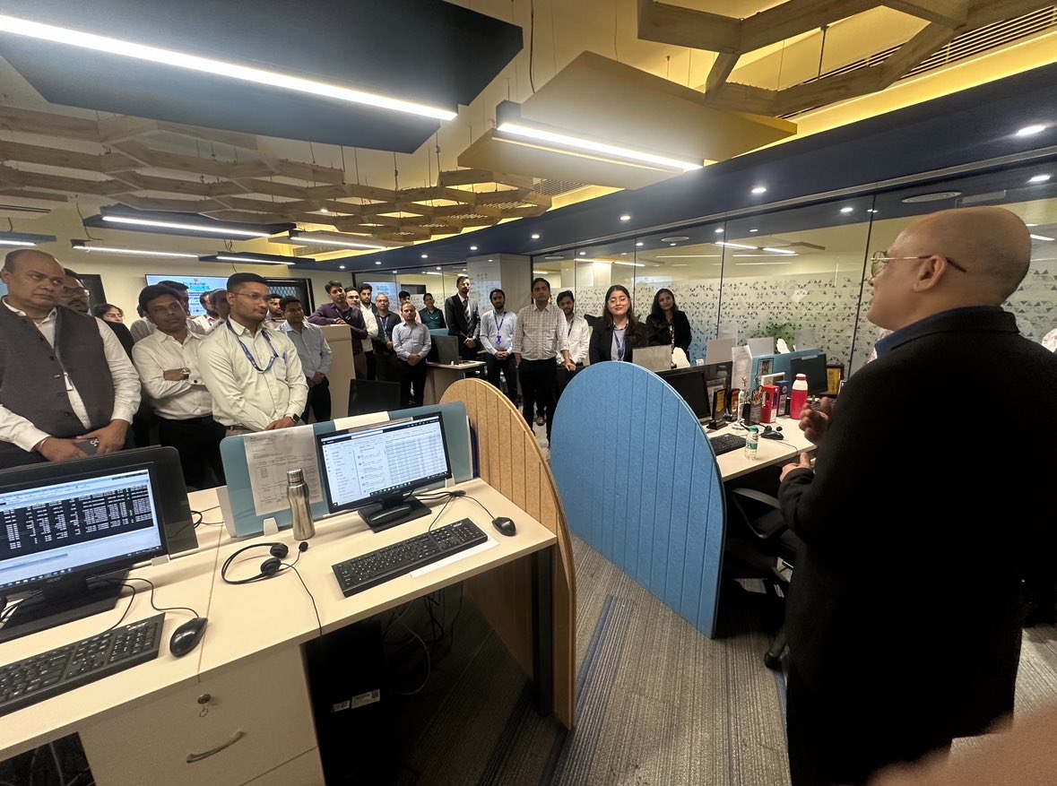 varunmisra4's tweet photo. The Inauguration of HDFC securities - Statesman House office - Connaught Place, New Delhi. 

Thankyou  @dhiraj_relli  Sir for inaugurating our office &amp; for sharing your thoughts on Indian &amp; global markets &amp; our Indian Market"s journey ahead.

@hdfcsec @HdfcSky @HDFC_Bank @srajb https://t.co/erIPTnxxzy