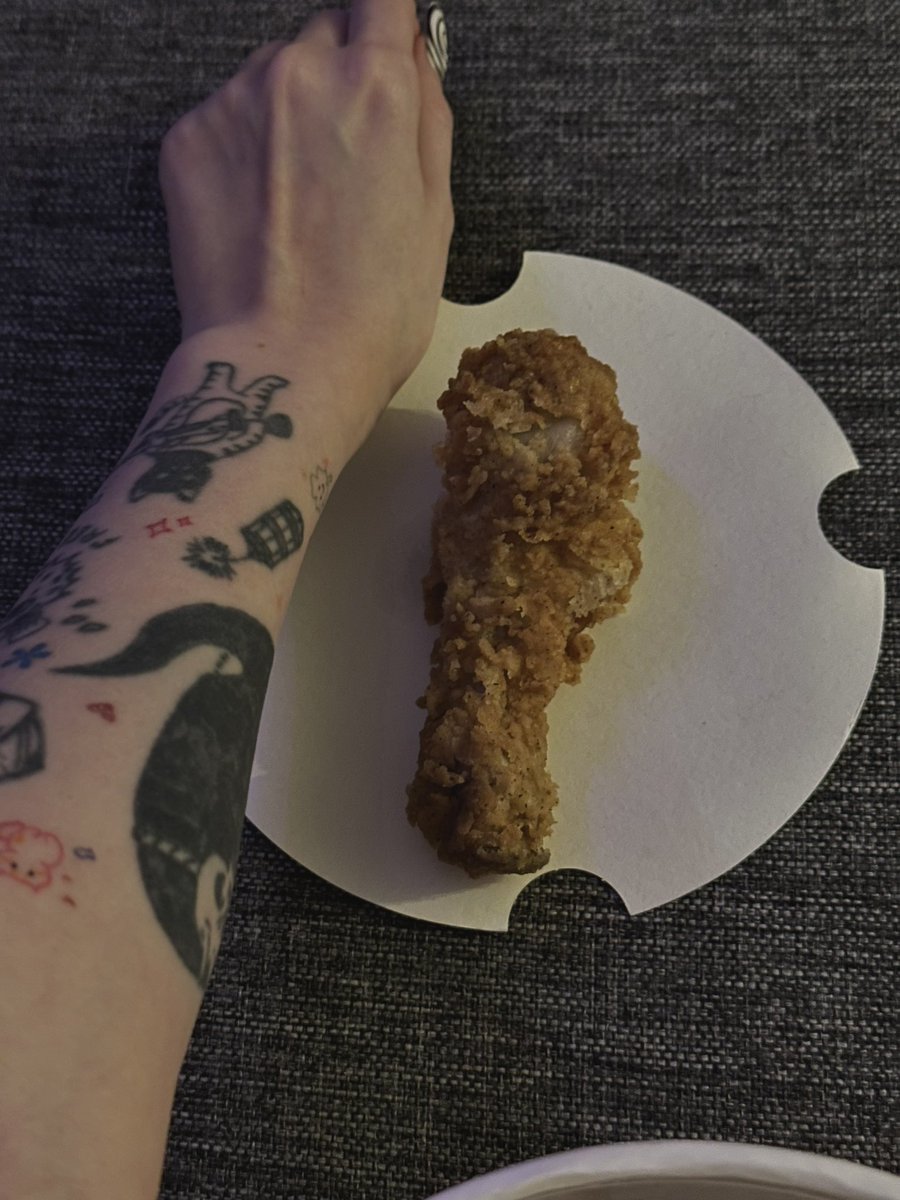 peppermint_porn's tweet photo. Все напоминает о нем … https://t.co/8ZUWU0zayv