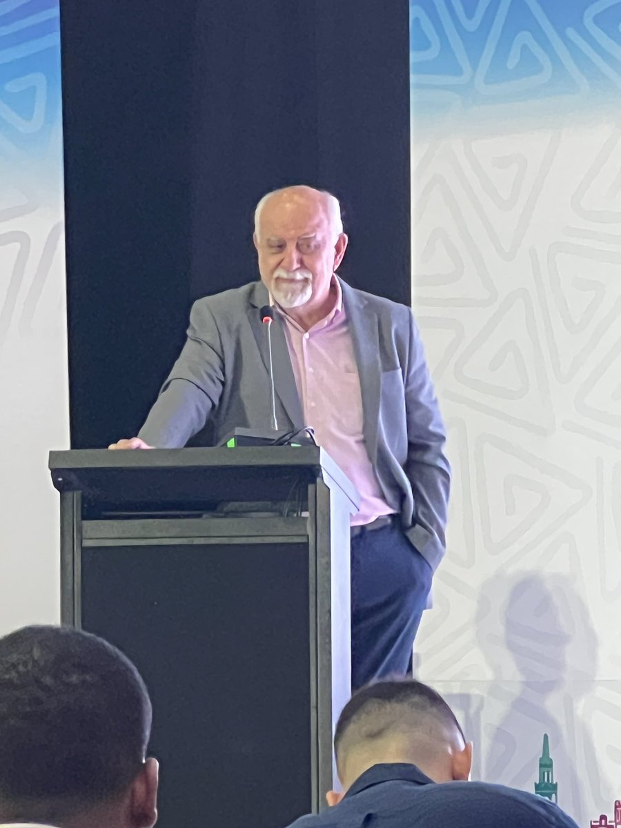 LAHRSonline1's tweet image. Competencia de #ECGfirst 
Dres. Josep Brugada y @joselmerino 
Congreso #LAHRS2024
Actividad muy enriquecedora para residentes de cardiologia y fellows de EF