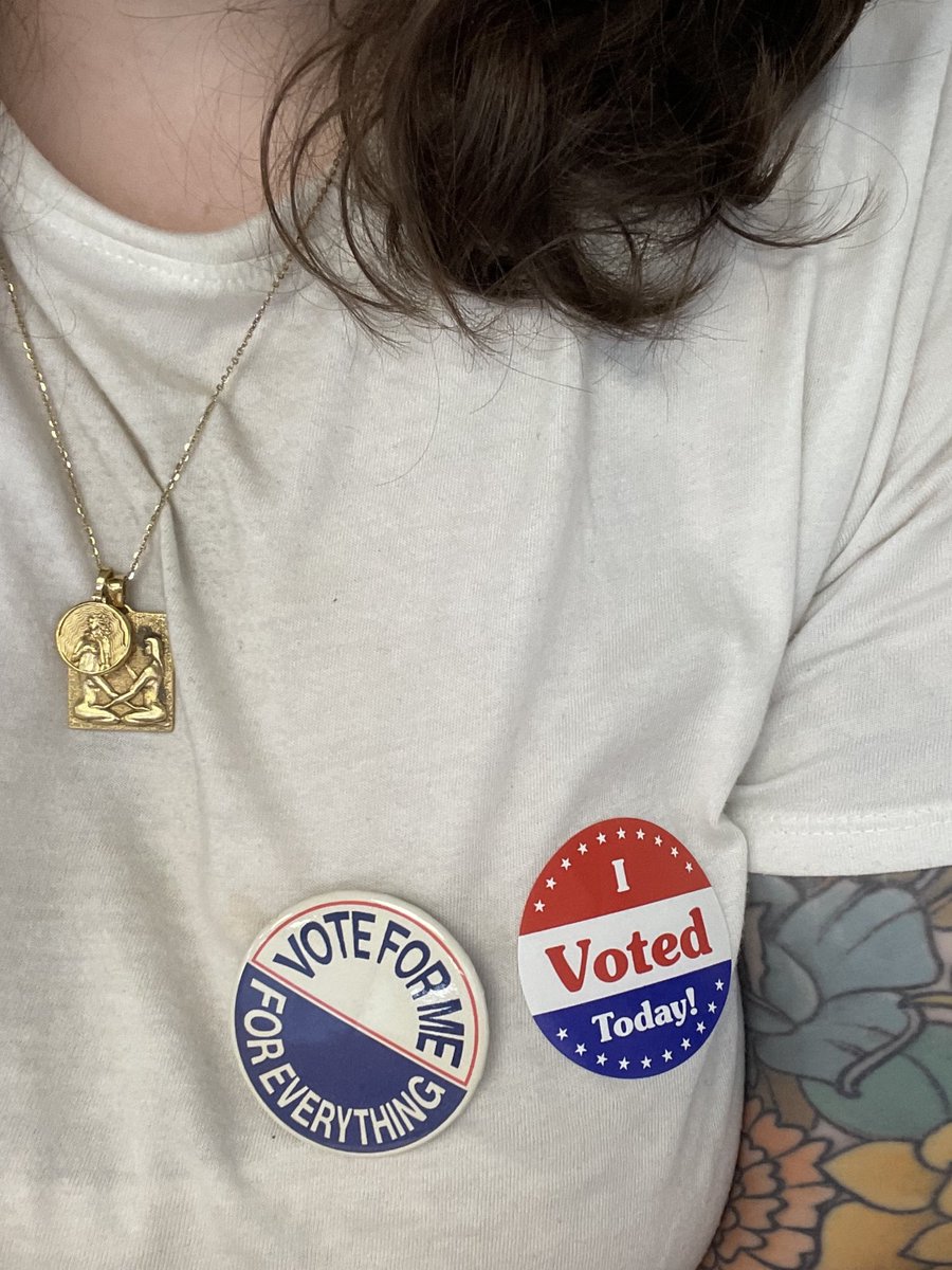 HE WHO SHALL NOT BE NAMED NEEDS TO GO TO PRISON MAKE SURE YOU VOTE BLUE TODAY 🗳️💙

#Election2024 #SwiftiesForKamala 
#VoteBlue #ProtectWomensRights