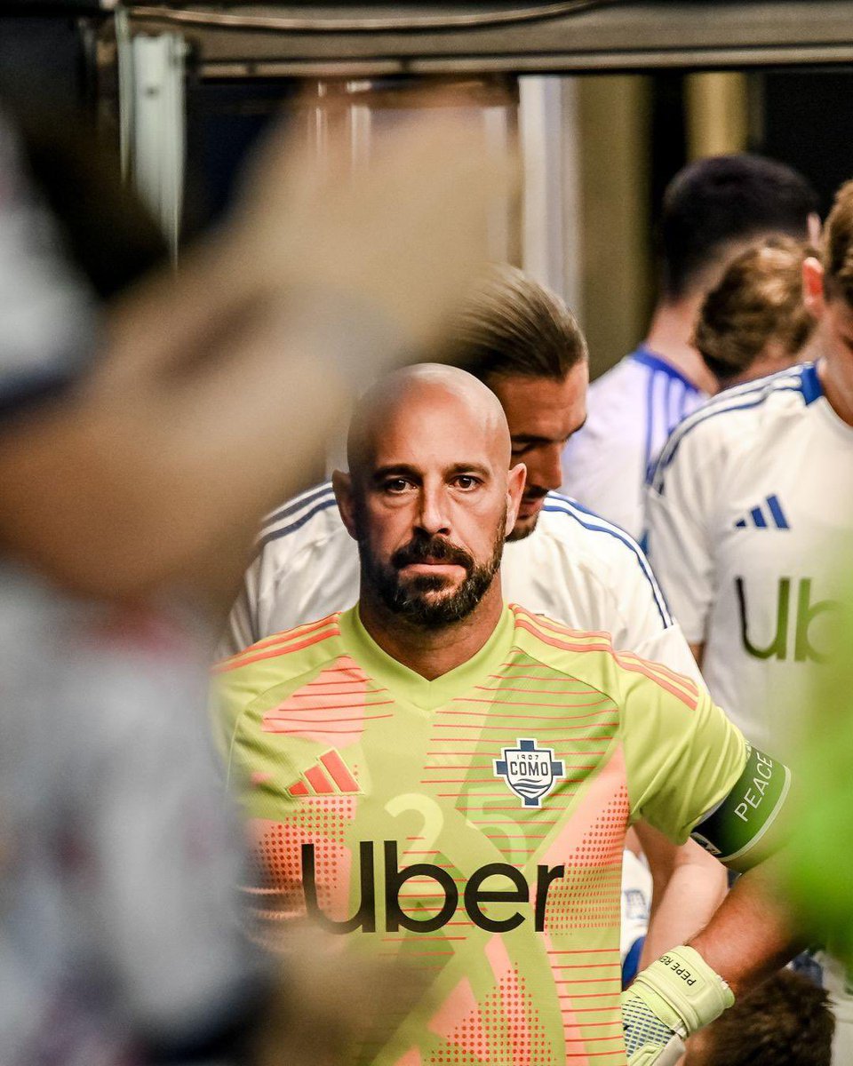 PReina25's tweet photo. Alziamo la testa e continuiamo a lavorare! Giovedì c’è un’altra partita importante 💪🏻🙏🏻⚪️🔵 #SemmCumasch @Como_1907 https://t.co/hxUmbrkCKg