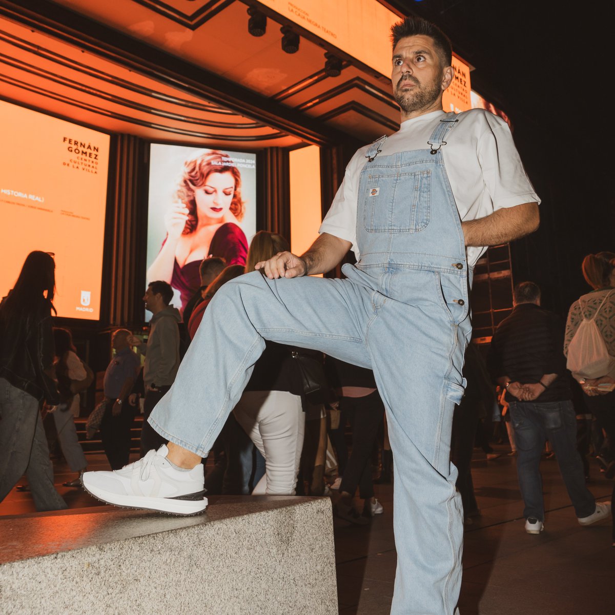 Esta pose de <a href="/FranPatiComedy/">Fran Pati</a> solo puede significar una cosa... 🫡 ¡FRAN SE ACERCA A BARCELONA!

No te lo pierdas o esta foto quedará solamente con la de un flipado vestido como mono de campo 🧑‍🌾

📅 Viernes 29/11 · 22:30h · <a href="/aquitaniabcn/">AQUITÀNIA TEATRE</a> 

🎟️ Entradas en . bit.ly/FranPati_BCN29…