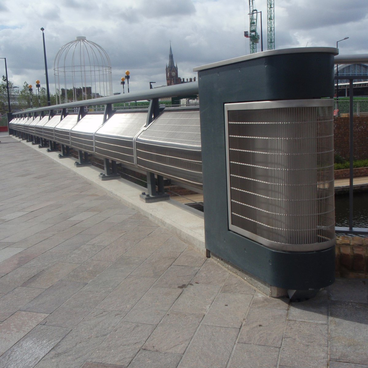 TheLockerGroup's tweet photo. 🌉 Elevate Bridge Safety with Metal Mesh 🌉

From parapets to safety netting and walkway gratings, metal mesh is the ideal choice for bridge safety and aesthetics. Learn more here: https://t.co/UnH27lCjDO #BridgeSafety #MetalMesh  #SustainableSolutions https://t.co/m8c8uk3Spf