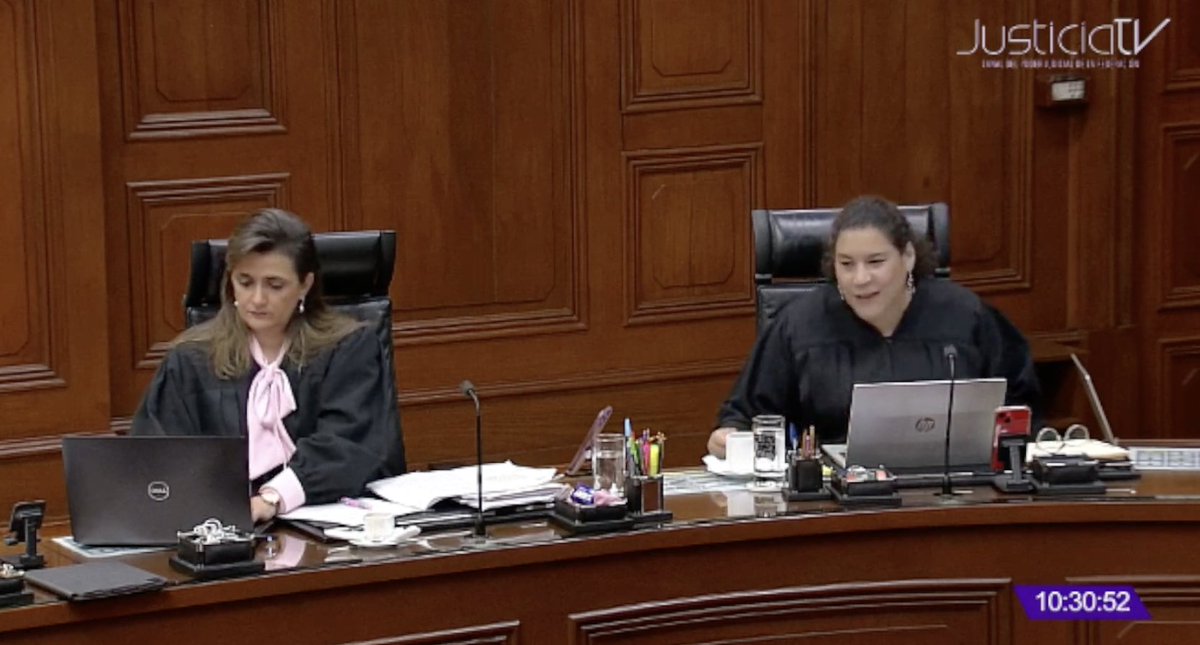 O sea sí ganan un chingo los ministros de la corte pero es que también es doble jornada: además de su trabajo tienen que ir a darle clases de derecho a Lenia Batres :/