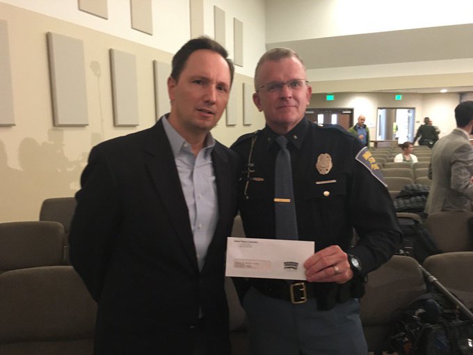MattBlacInc's tweet image. Feb 23, 2017 | #DelphiArchives

Thanks 2 Indiana Packers Corporation for presenting a $10,000 check 4 Delphi Murders Reward Fund to #ISP Supt. Doug Carter.