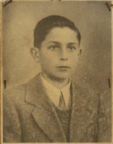 ANPIRomaPosti's tweet photo. Studente di 18 anni, #OrienteChiarini "Slip" di ideali antifascisti, dopo l'#8settembre 1943 militò nel battaglione #Gotti della 4a brigata #VenturoliGaribaldi a #Minerbio. Incarcerato il #7ottobre 1944, venne fucilato dai nazifascisti il #18novembre 1944 a #Vigorso (#Budrio). https://t.co/g7ZHGmimIq