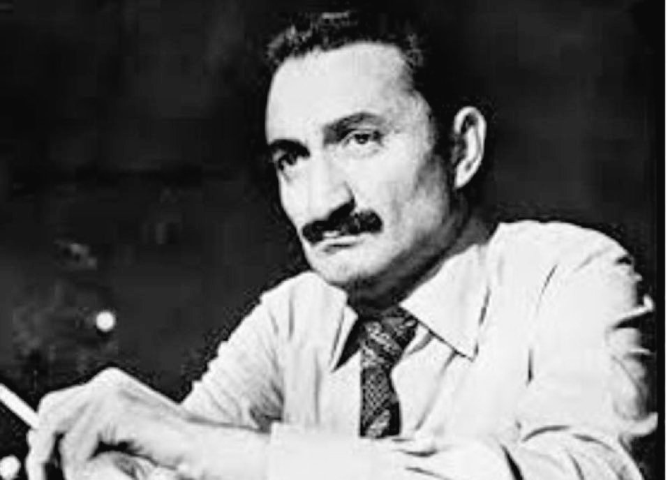 "Namuslu bir hikayen varsa, seni kimse satın alamaz"

Devri Daim Olsun.. 🕊

#BülentEcevit