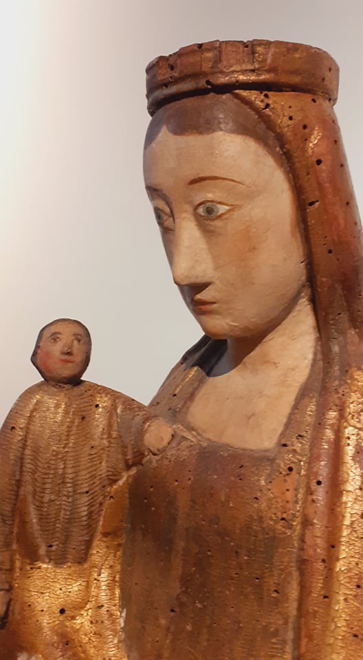 MuseeBasque's tweet image. 7-11-24 / 18:00
Visite Guidée : 🚶‍♀️Sur le chemin de Saint-Jacques 🚶🚶‍♀️
Dona Jakue bideen gaindi bisita gidatua
📷Statue de la Vierge à l’enfant, Bussunaritz. Haura besoetan duen Birjinaren estatua, Duzunaritza © Musée Basque et de l’histoire de Bayonne Baionako Euskal Museoa