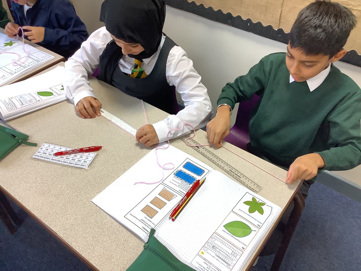 MissCrosslandHG's tweet photo. Today, we were introduced to measuring using strip for those round, tricky edges. We then used a ruler to measure the string @hgprimary 📏 https://t.co/rgb61Su82O