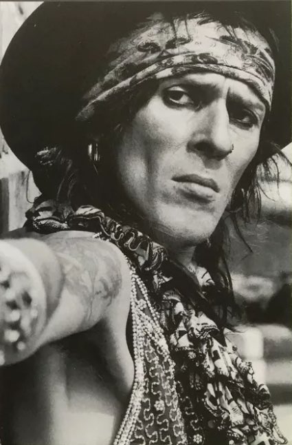 Andy selfie. He gives good face 📷
#andymccoy #hanoirocks #michaelmonroe #samiyaffa #janstenfors #razzle #sleazerock #hairmetal #glamrock #punkrock #glampunk #80srock #80smusic #sunsetstrip