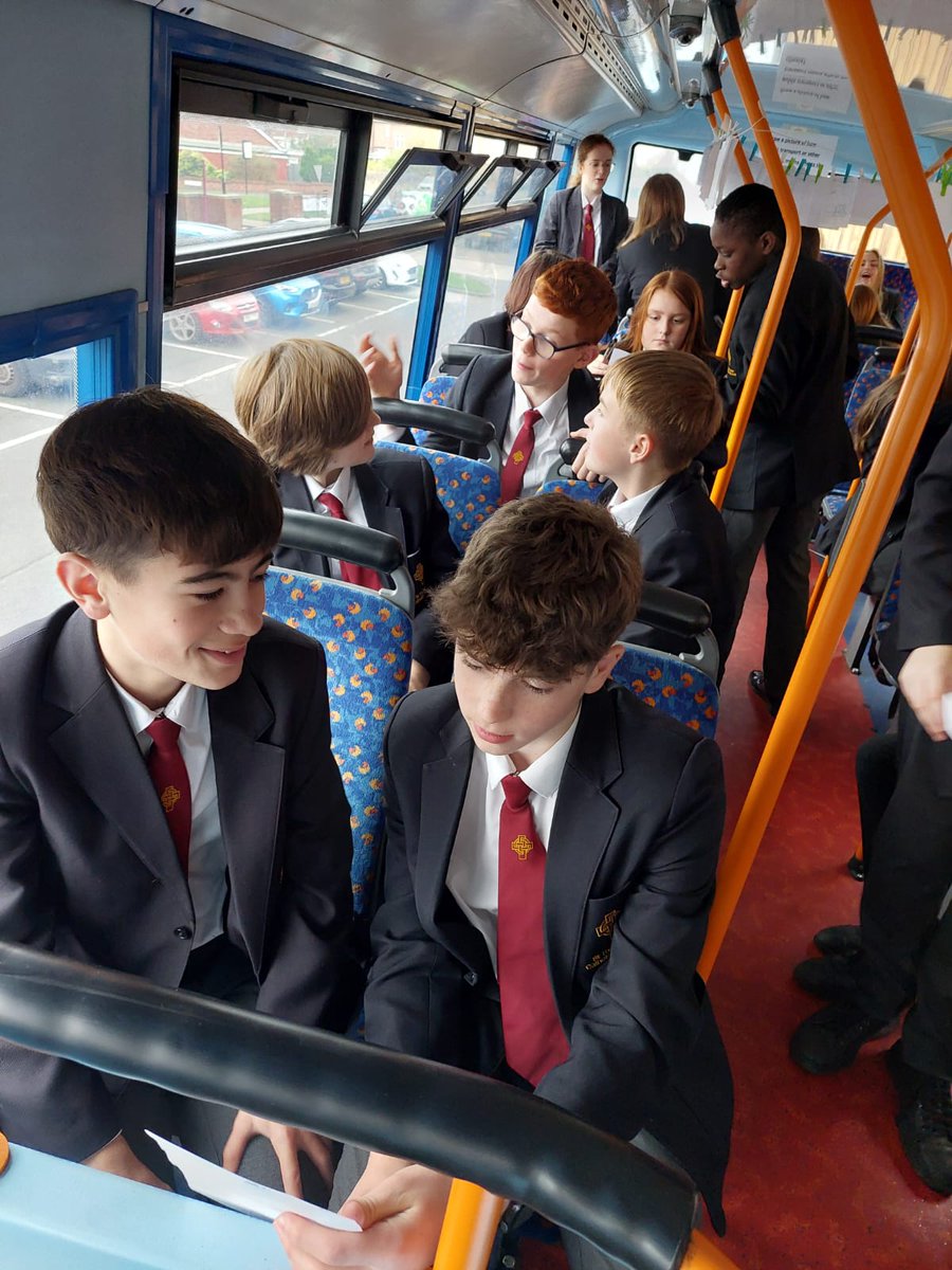 tynewearcitizen's tweet image. Beep beep! 

Great work by @STMRCA students, teams at St James&apos; @UnitedReformed &amp;amp; St. Cuthbert&apos;s @dioceseHN today.

We&apos;ve been listening to experiences of public transport &amp;amp; building our power to create change in our region!

Next stops - @Space4_Houghton  &amp;amp; @newcastlewecc!