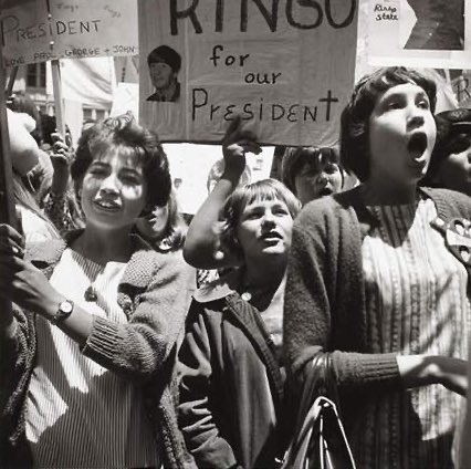 peterlanee's tweet image. Ringo Starr for President 🇺🇸 Beatles fans outside of the Republican National Convention in San Francisco, 1964