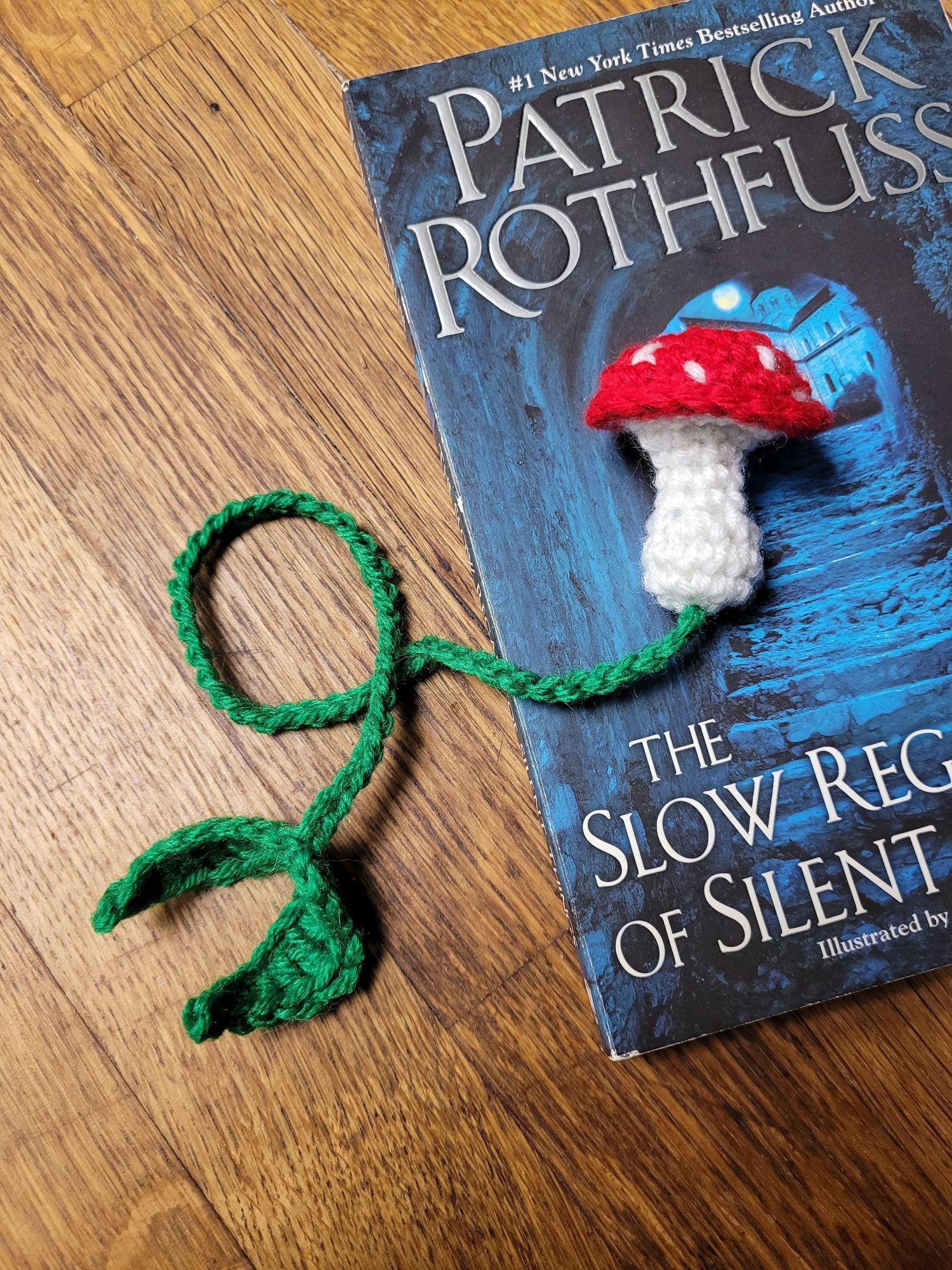1 pic. Mushroom Bookmark🍄🌱 https://t.co/nfQRhcCZNO