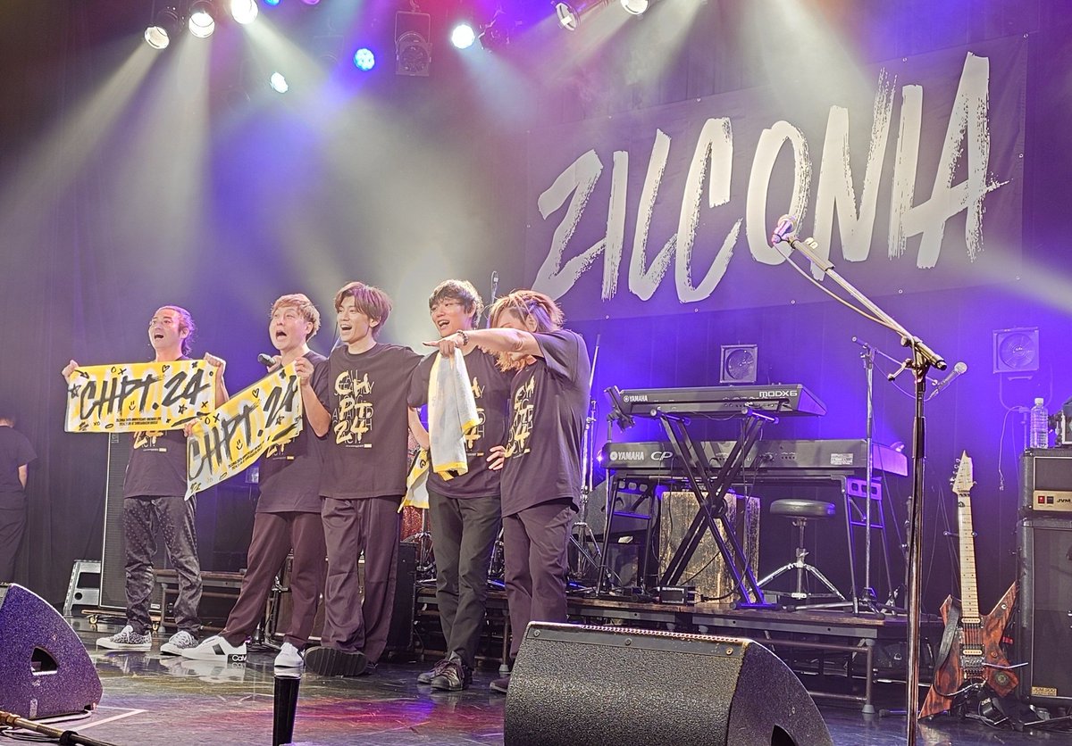 tokipanda0328's tweet image. ZILCONIAのBIG CATワンマンめちゃくちゃ楽しかった😆
あっという間の2時間半でした😁

オープニングの映像やMCで色々大変だったのを聞いて改めて今日のワンマンを迎えられて良かったなーと実感🥲
来年はもっと大きな会場でのワンマンの予定(?)とのことで今から楽しみ✨

#ZILCONIA
#Chapter24